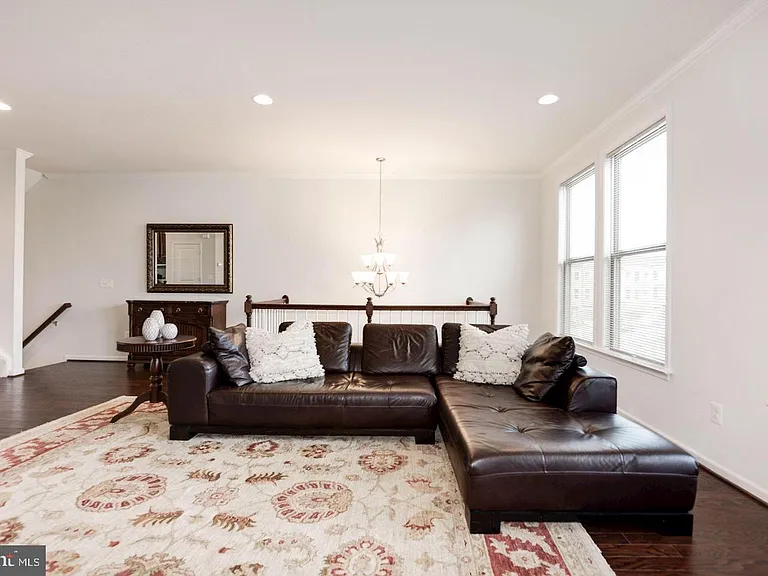 42482 Dogwood Glen Sq — Photo 10