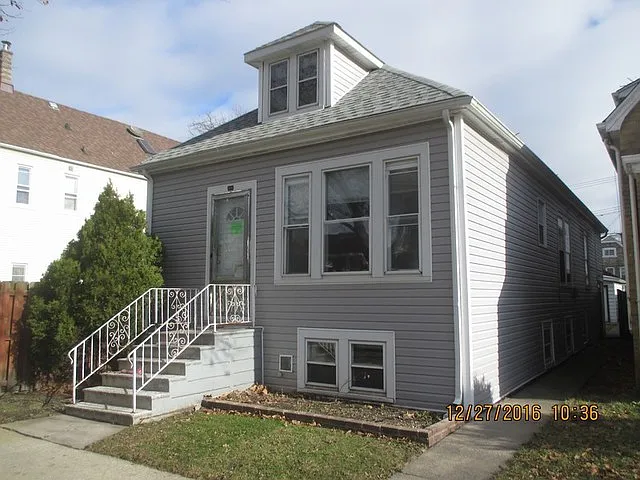 5257 S Maplewood Ave photo 1