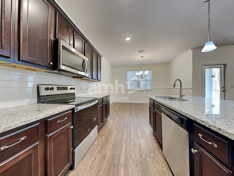 408 Ronter Ct — Photo 3