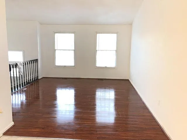 5 bed, 2350 sqft, $3,000 — Photo 4