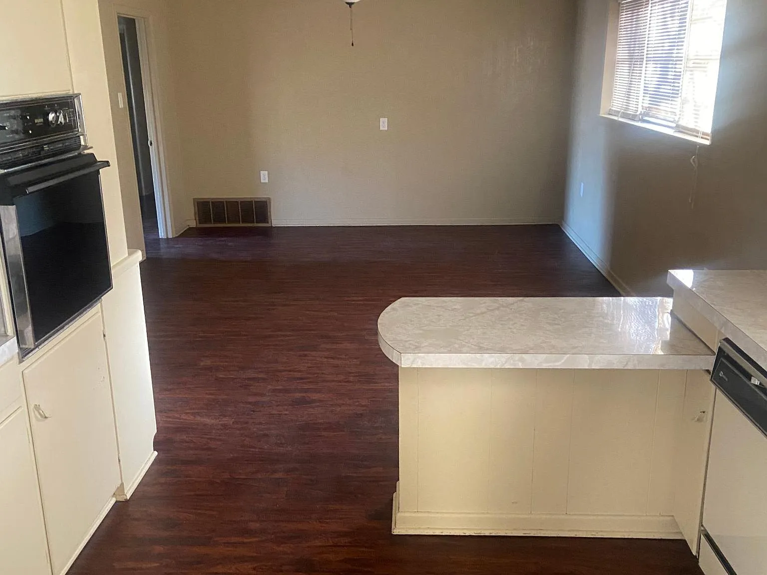 3 bed, 1524 sqft, $1,800 — Photo 4