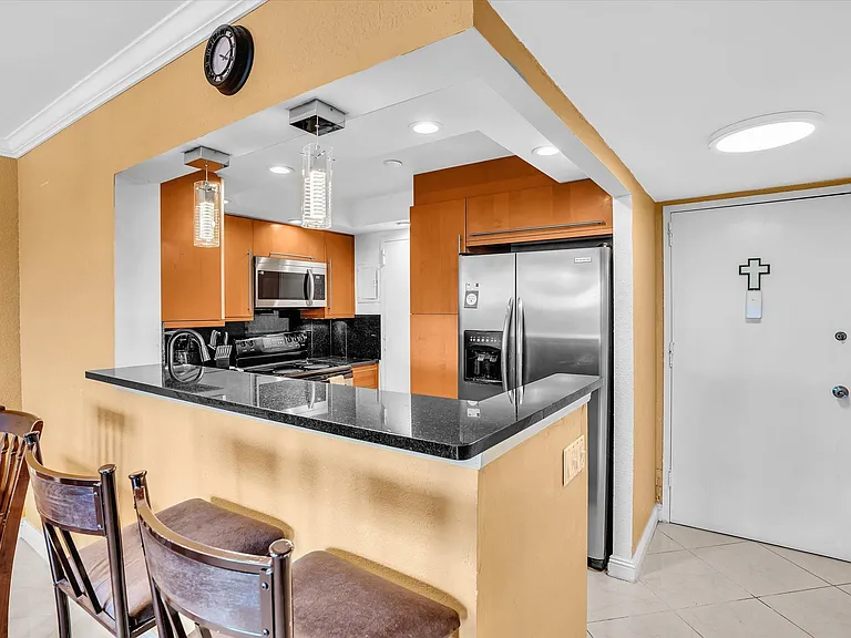401 Golden Isles Dr #1007 — Photo 17