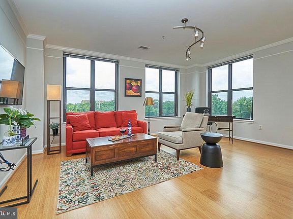 5th image of 444 W Broad St Unit 626