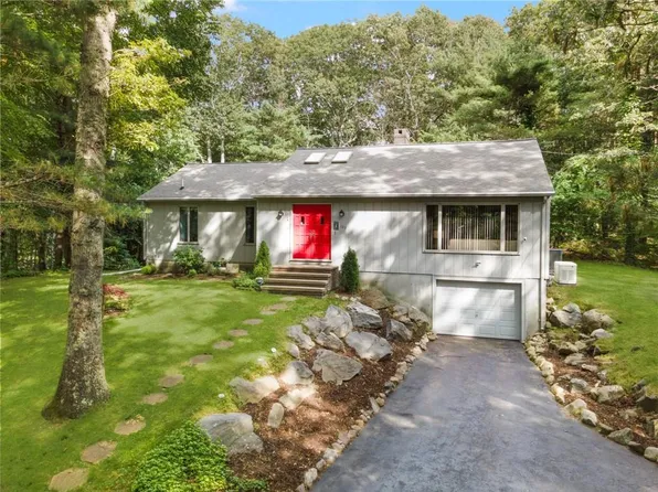 103 Rollingwood Dr, North Kingstown, RI 02852
