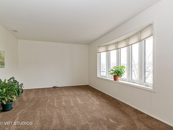 4th image of 434 Manor Hill Ln