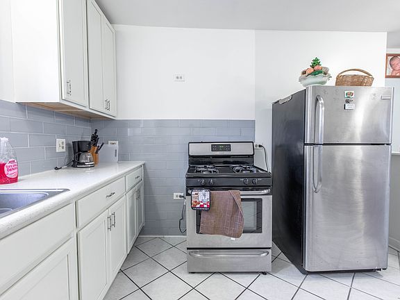 4th image of 5132 W 21st St Unit 2S