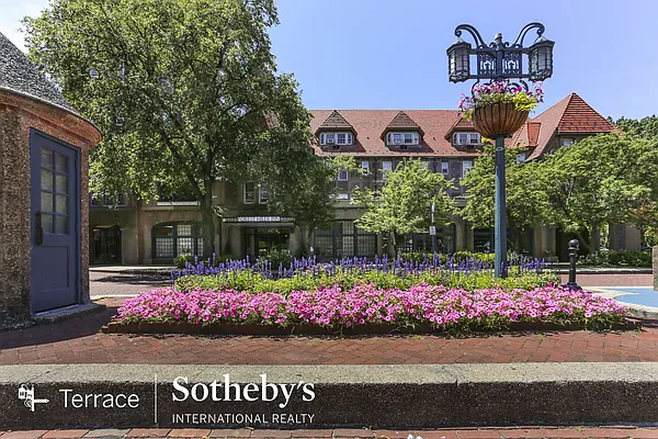 Sold by Terrace Sotheby's International Realty | media 36