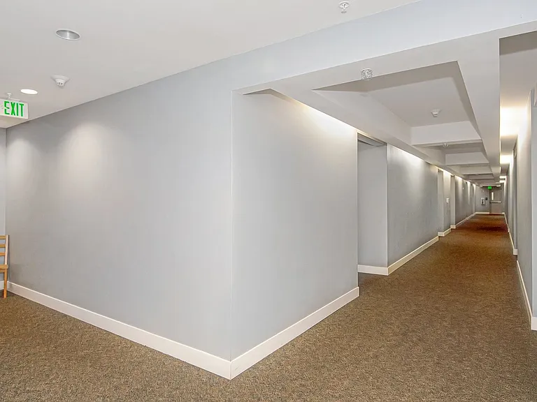 838 SE 38th Ave #302 — Photo 5