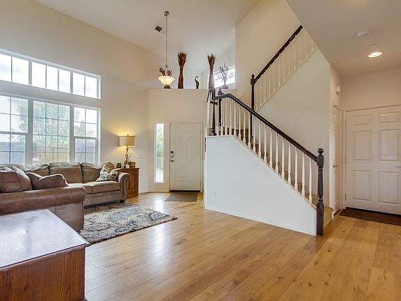 5th image of 10132 Vista Laurel Pl