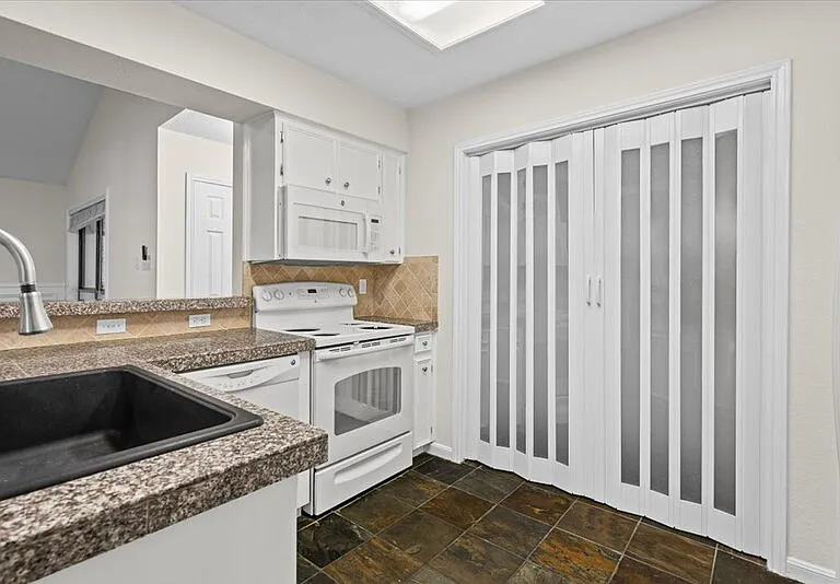 361 Fantail Loop — Photo 12
