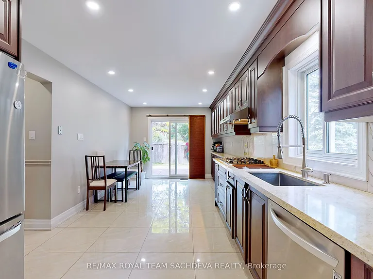 1614 Melman St — Photo 17