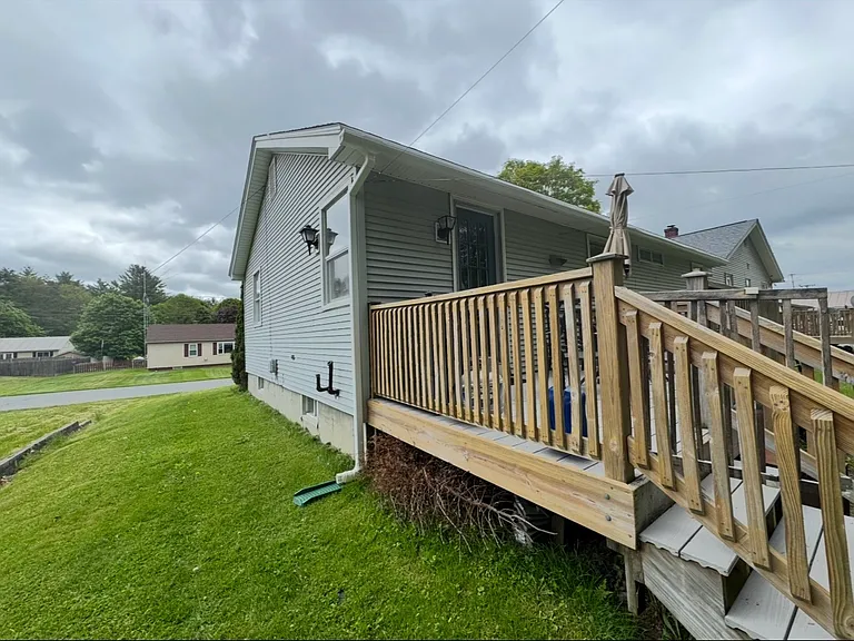 44A Oak St #A — Photo 11