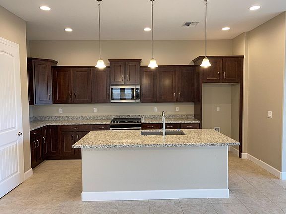 Kitchen with Walk-in Pantry