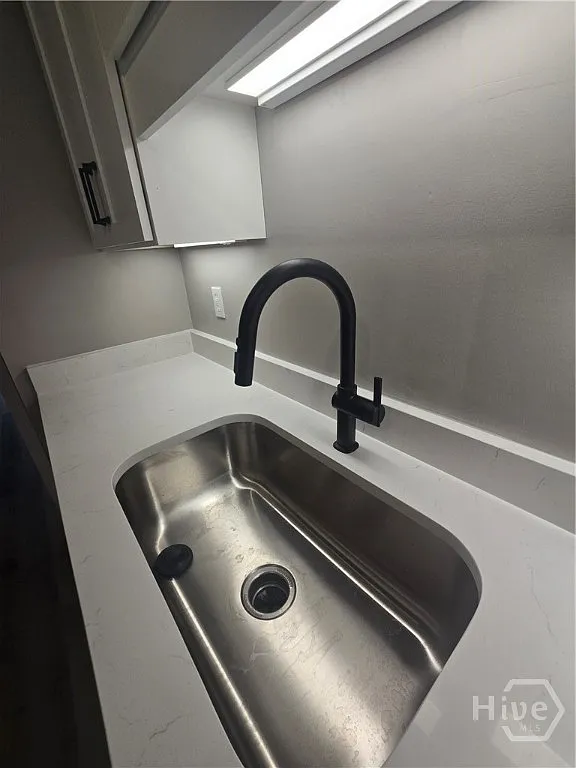 2 bed, 1.5 bath, 1120 sqft, $1,900 — Photo 4