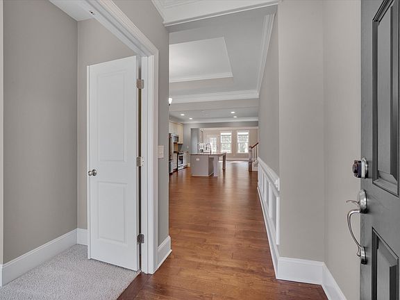 4th image of 330 N Wingate St