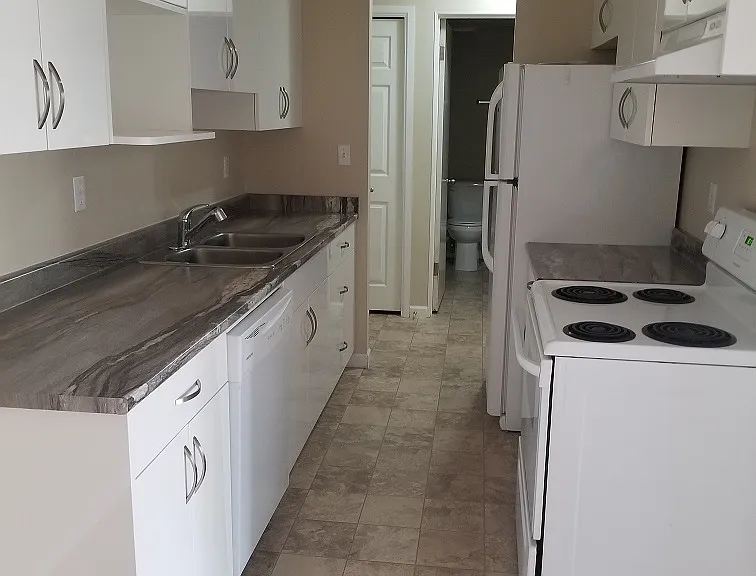 885 Craigflower Rd — Photo 16