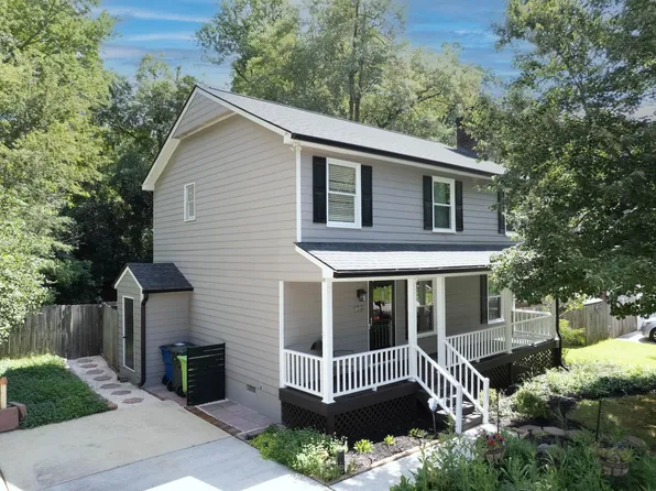 109 Burkwood Ln, Raleigh, NC 27609
