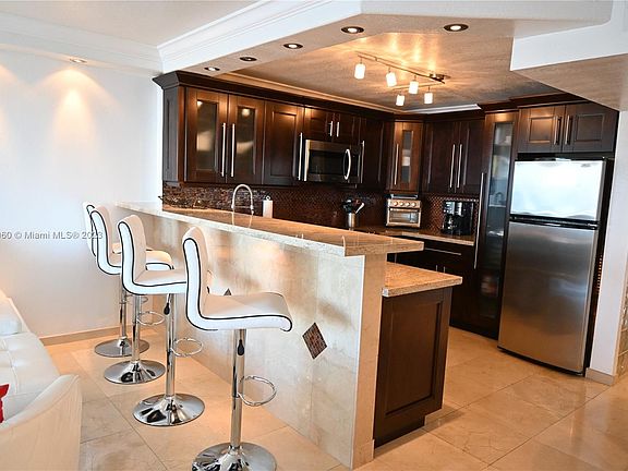 5th image of 401 Ocean Dr #1101/1126