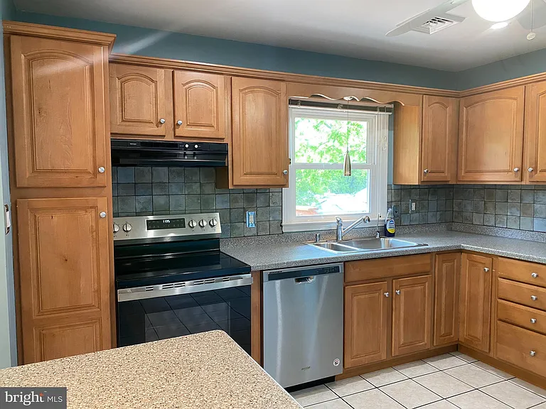 2721 Burnley Rd — Photo 5