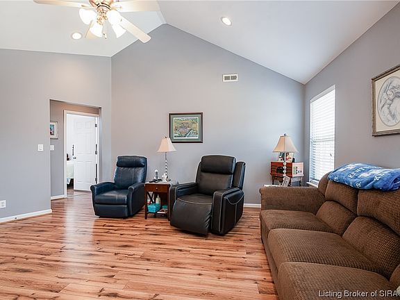 4th image of 1660 Parkwood Court NE