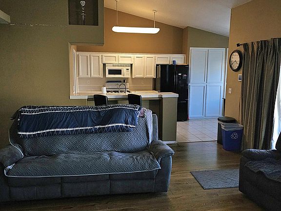 5th image of 440 W Pepper Drive