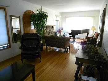 Lots of sunshine in extra large living room.