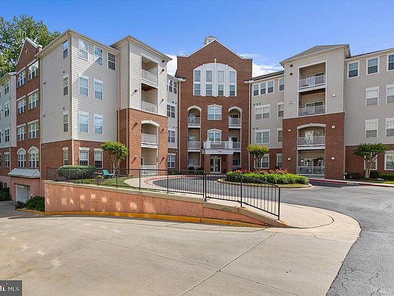 3rd image of 2610 Chapel Lake Dr APT 404
