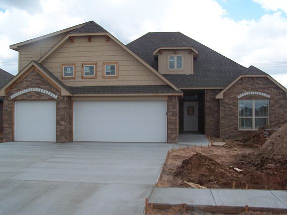 2nd image of 3808 Vista Dr