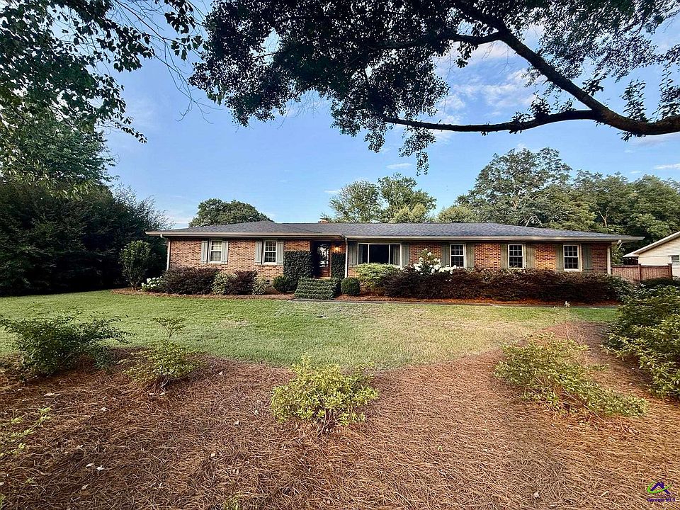 1st image of 110 Carter Woods Dr