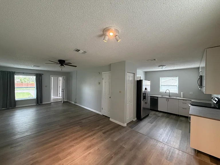 4720 E Linebaugh Ave — Photo 20