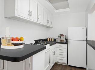 430 West Diversey, Chicago, IL 60657