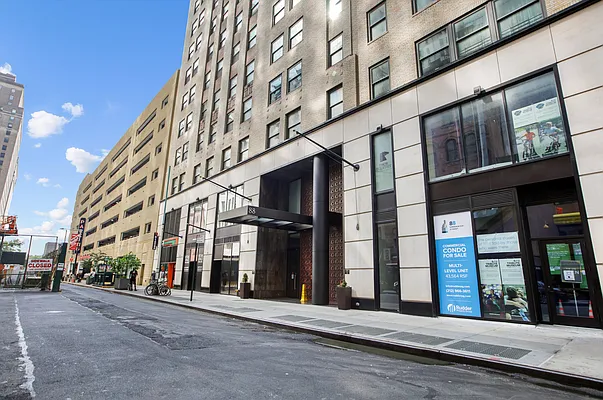 Rented by R New York | media 18