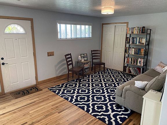 Living room (2)