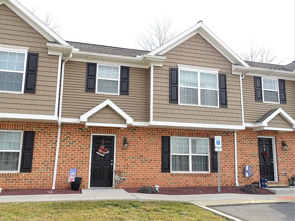 119 Redstone Dr #2