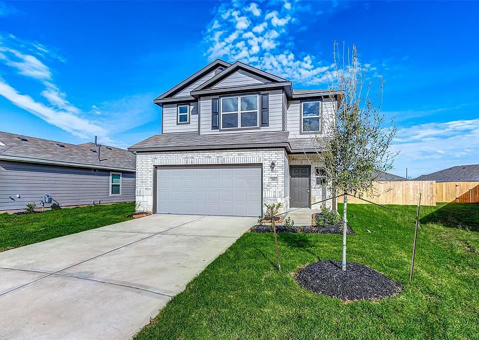 1st image of 215 Bellewood Manor Dr