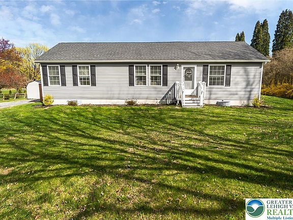 3rd image of 838 S Dogwood Rd