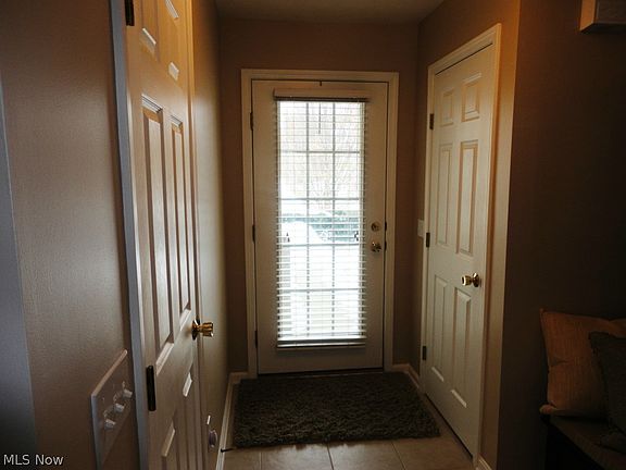 3rd image of 685 Ashberry Ln