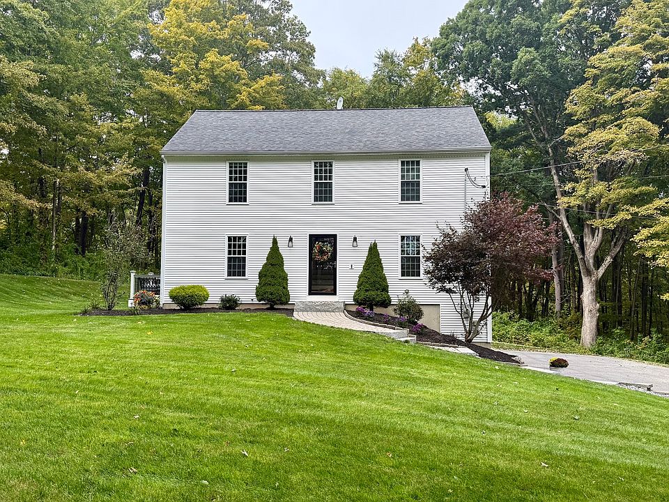 1st image of 823 Moore Rd