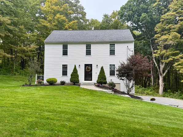 823 Moore Rd, New Braintree, MA 01531