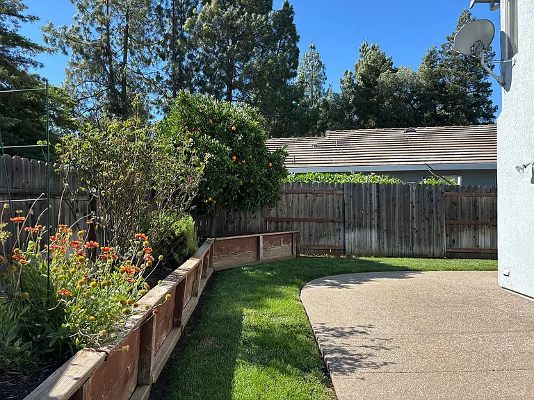 107 Mills Rd — Photo 35