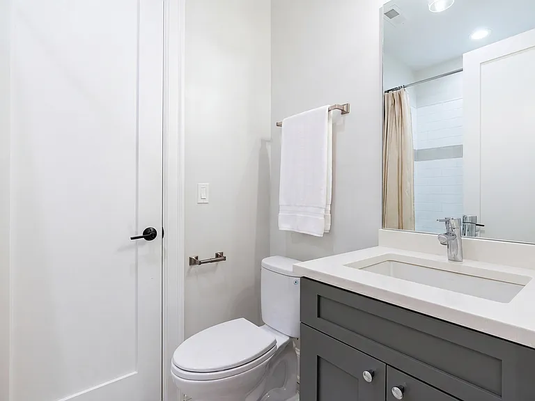 2738 N Racine Ave #1W — Photo 11
