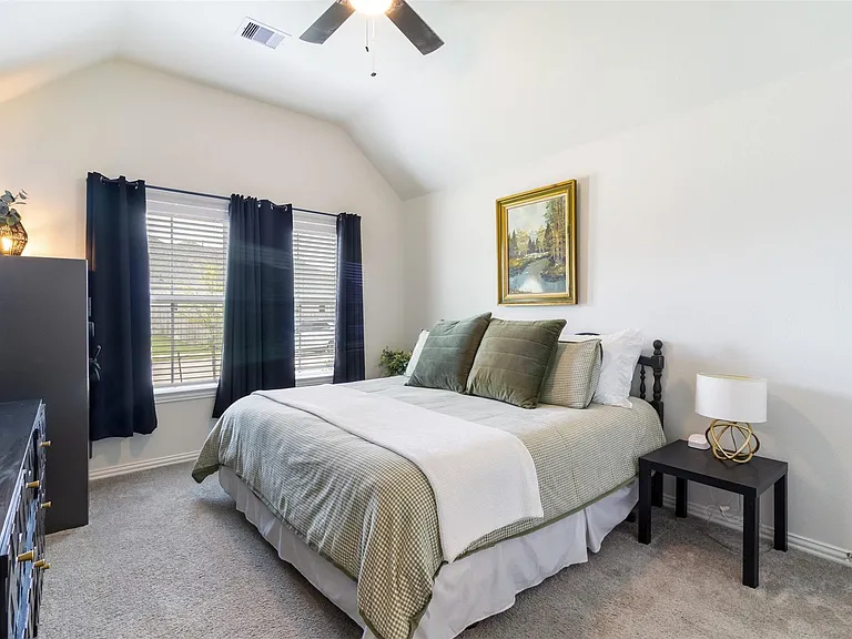 1262 Gainesville Dr — Photo 7