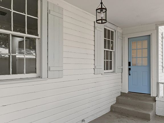 3rd image of 2326 Wooddale St