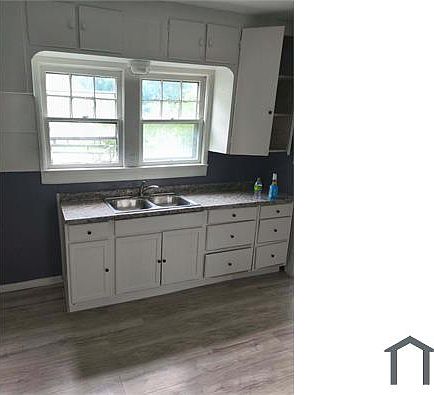3rd image of 1080 E 74th St #2