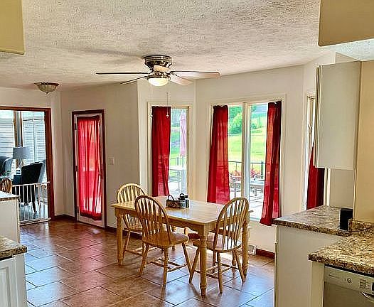 3rd image of 40 Knollwood Dr