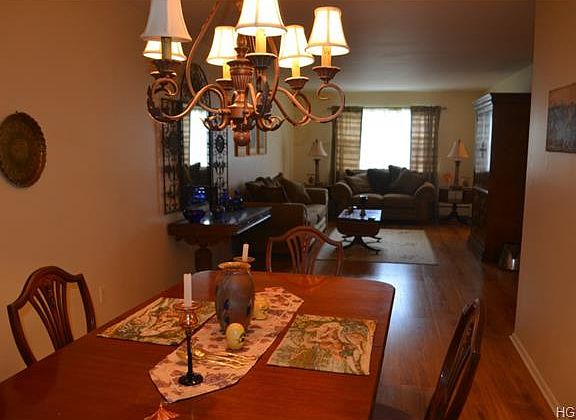4th image of 138 Doxbury Ln Unit 138