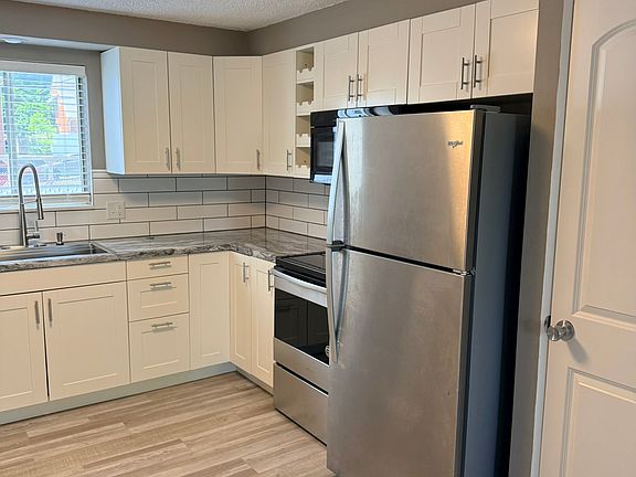 4th image of 234 N Lorimier St #8