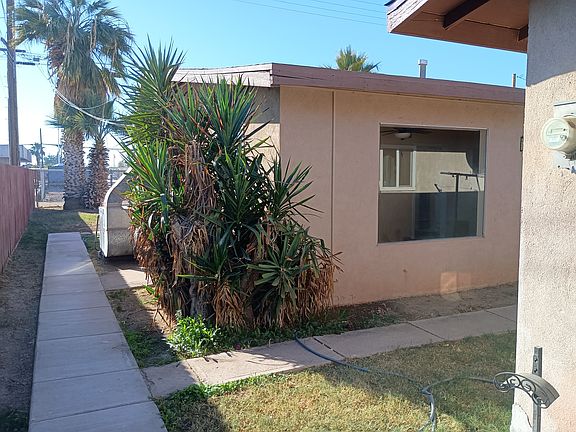 Sidewalk access from front to back.