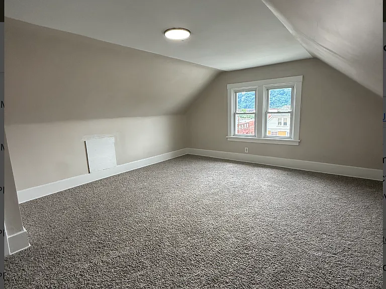 1100 Kenneth Ave — Photo 18