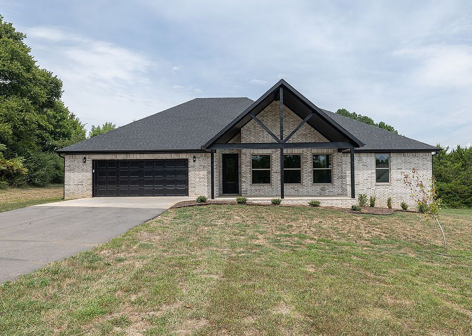 1st image of 212 Oneal Ln